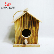Nido de pájaro de madera de forma personalizada