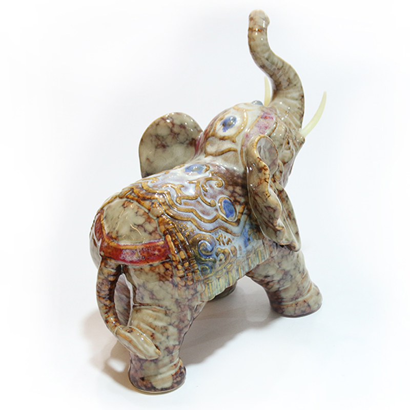 "Gran estatua de elefante de cerámica"