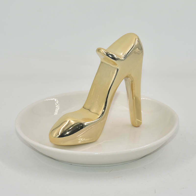 Bandeja de joyería de cerámica con diseño de estilo de tacones altos dorados
