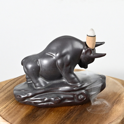 Estatua Estilo de vaca Design Ceramic Backflow Cascada Cascada Incienso Quemador