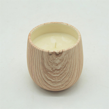 Vela de cerámica con patrón de madera