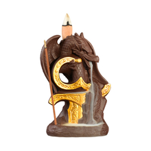 Hilo Enchufe de incienso Cascada de cerámica Reflujo de incienso Dragón de cerámica con una espada Quemador de incienso de reflujo